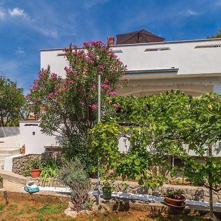 شقة Apartman Hana Omišalj المظهر الخارجي الصورة