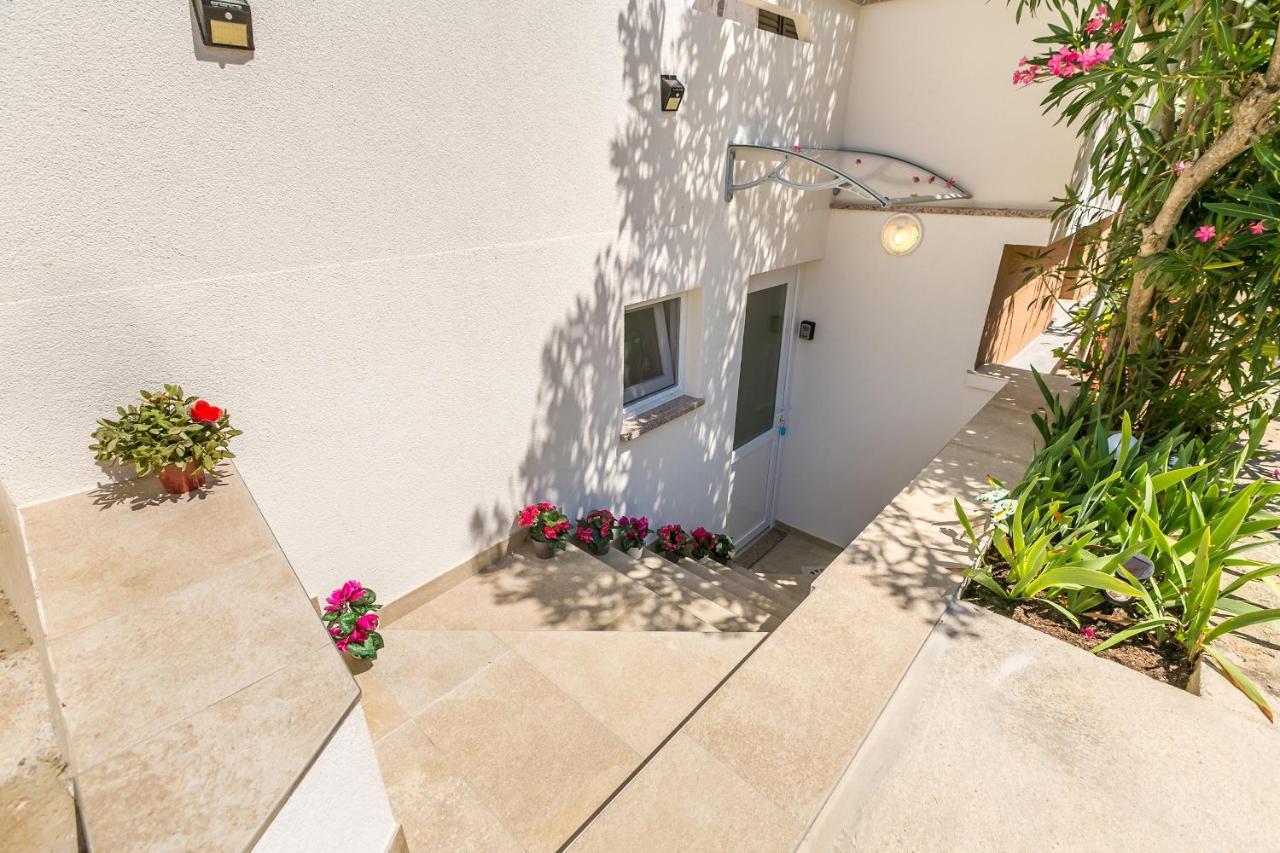 شقة Apartman Hana Omišalj المظهر الخارجي الصورة