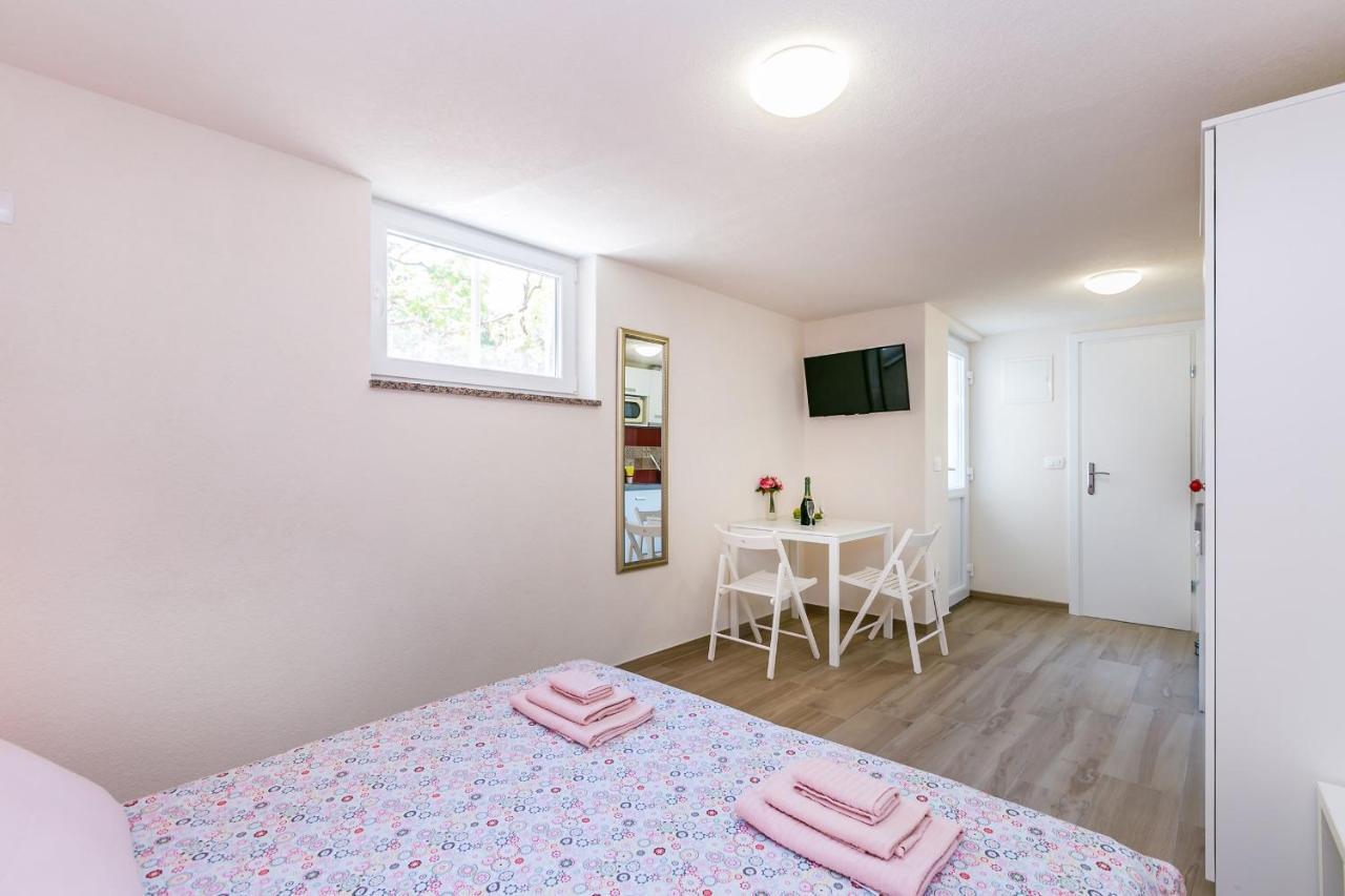 شقة Apartman Hana Omišalj المظهر الخارجي الصورة