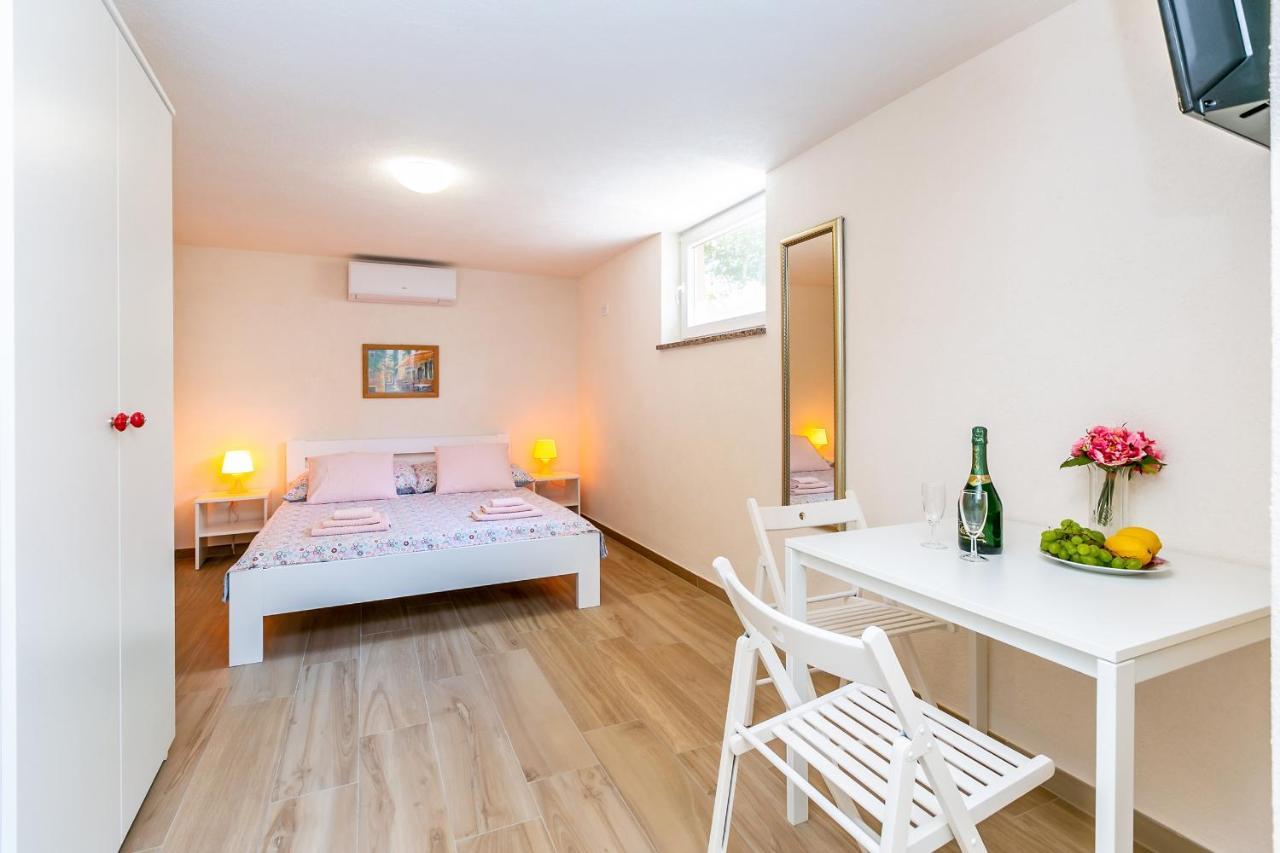 شقة Apartman Hana Omišalj المظهر الخارجي الصورة